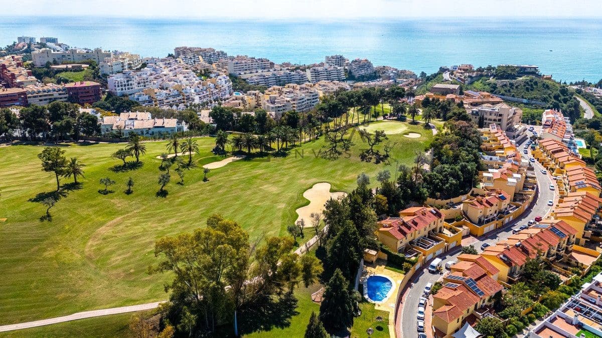 2 quarto Penthouse para venda em Torrequebrada com piscina - 525 000 € (Ref: 9737762)