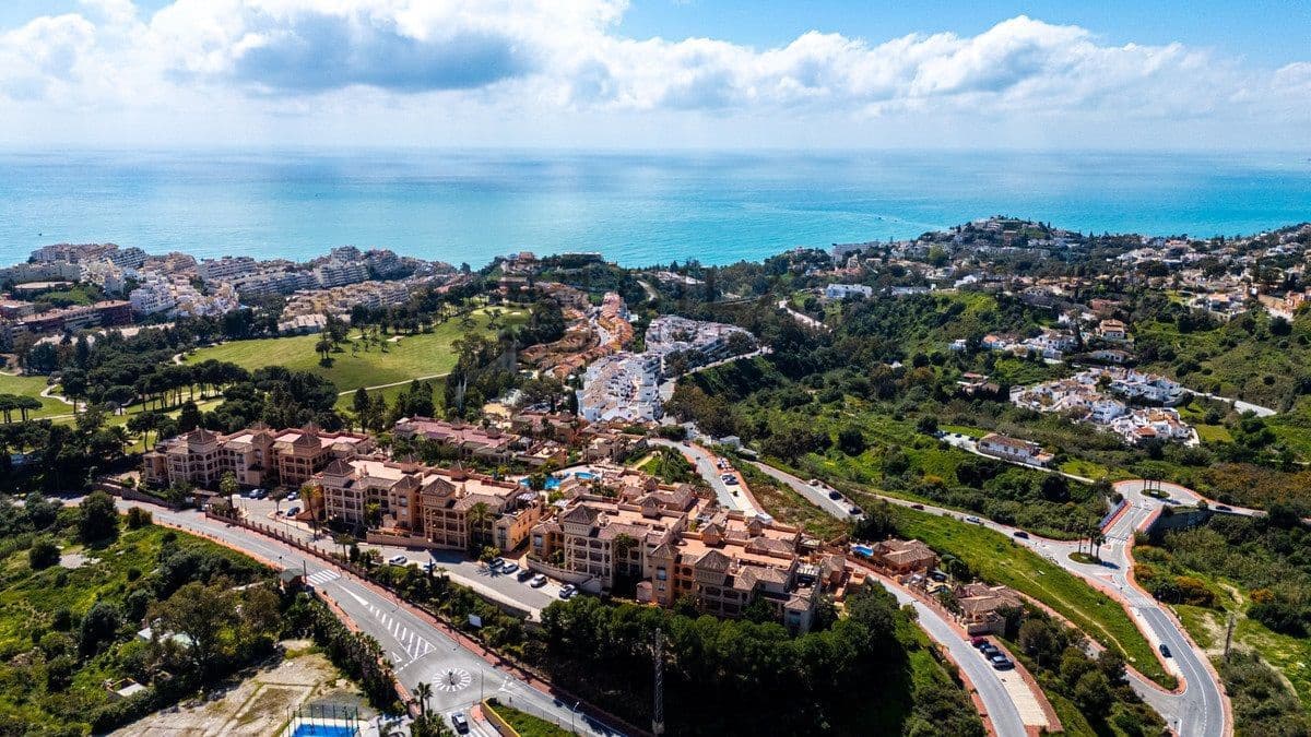 2 quarto Penthouse para venda em Torrequebrada com piscina - 525 000 € (Ref: 9737762)