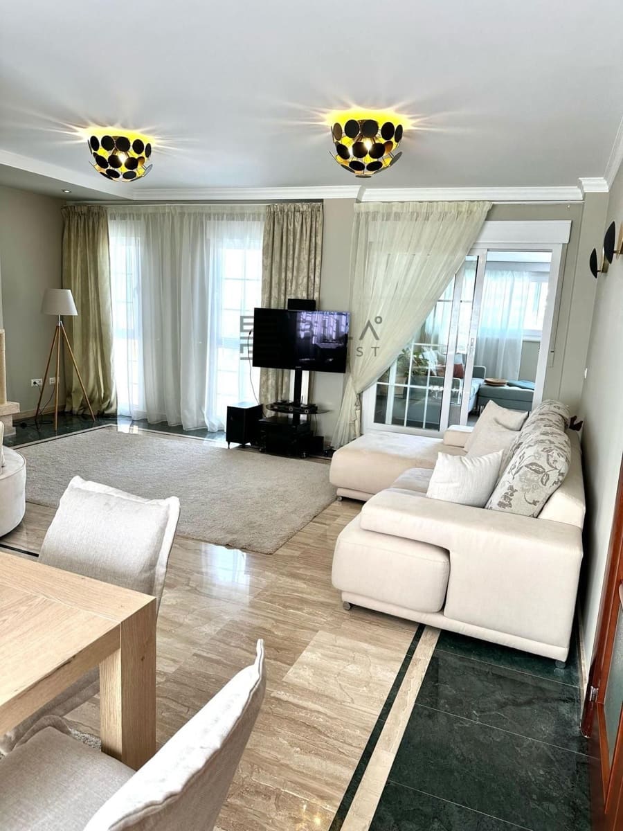 4 bedroom Townhouse for sale in Calahonda with pool garage - € 689,000 (Ref: 9742999)