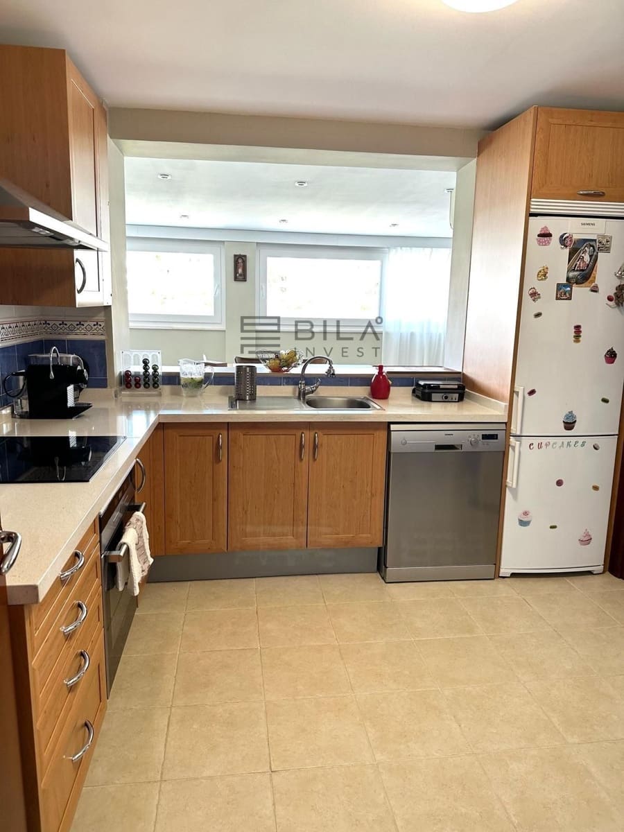 4 bedroom Townhouse for sale in Calahonda with pool garage - € 689,000 (Ref: 9742999)