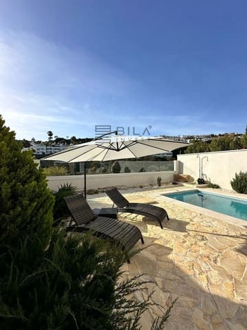 4 soverom Hus til salgs i Calahonda, Mijas med svømmebasseng garasje - € 689 000 (Ref: 9742999)