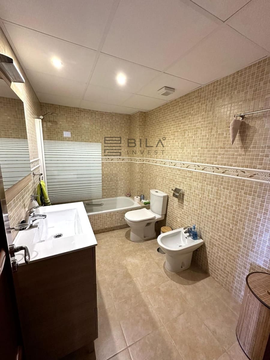 4 bedroom Townhouse for sale in Calahonda with pool garage - € 689,000 (Ref: 9742999)