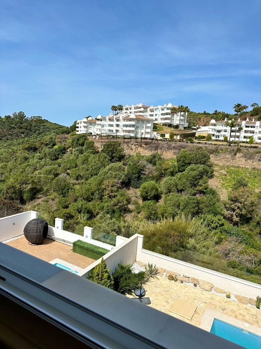 4 bedroom Townhouse for sale in Calahonda with pool garage - € 689,000 (Ref: 9742999)