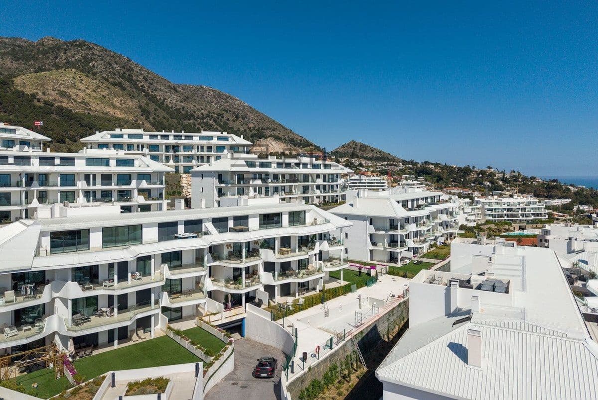 3 makuuhuone Asunto myytävänä paikassa Fuengirola mukana uima-altaan 
autotalli - 649 000 € (Ref: 9743000)