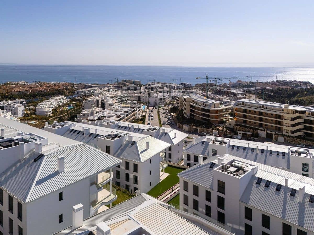 3 makuuhuone Asunto myytävänä paikassa Fuengirola mukana uima-altaan 
autotalli - 649 000 € (Ref: 9743000)