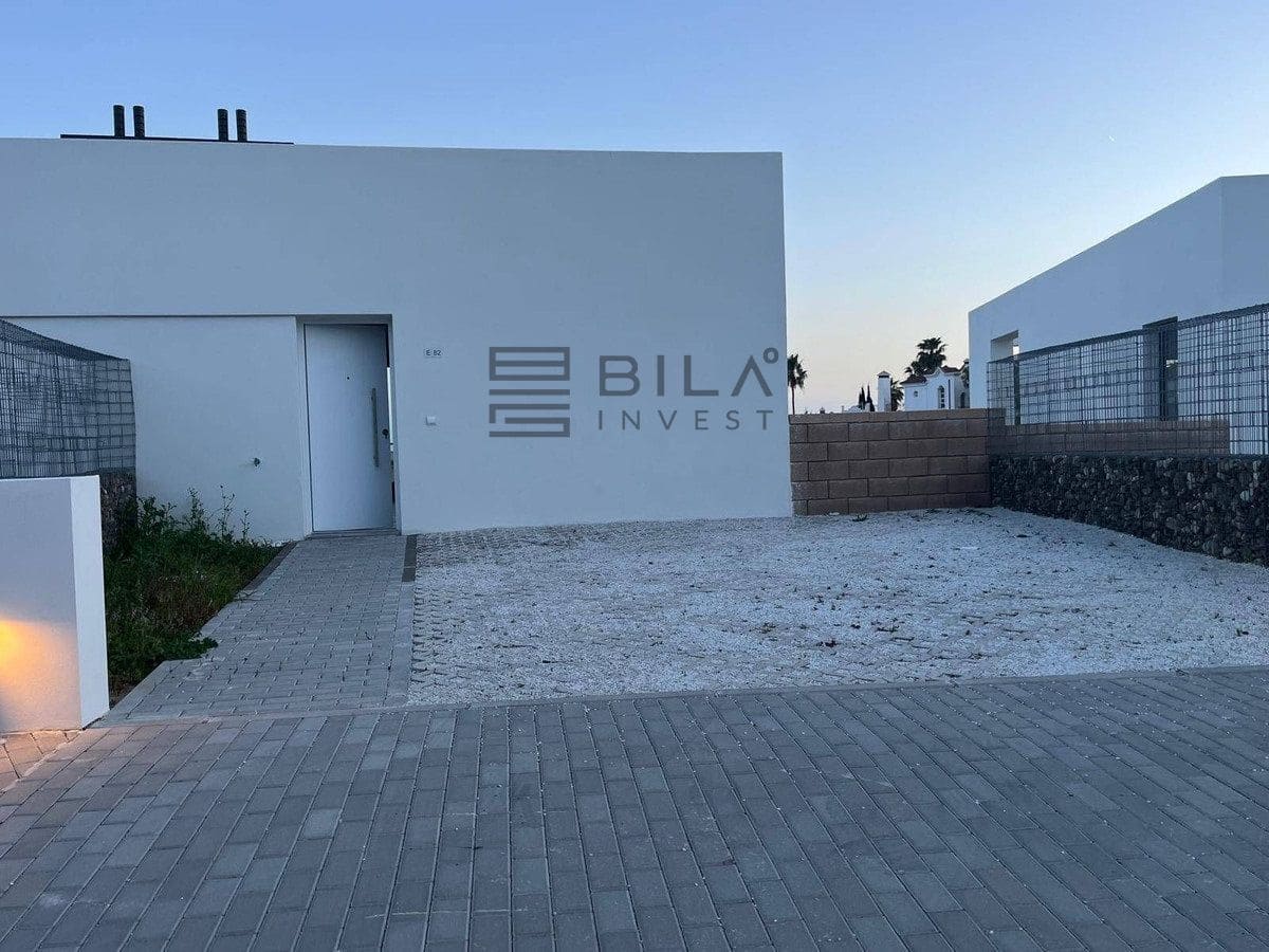 3 makuuhuone Omakotitalo myytävänä paikassa Riviera del Sol - 599 000 € (Ref: 9743003)