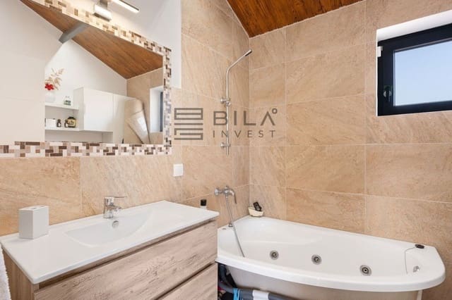 Chalet de 4 habitaciones en Calahonda, Mijas en venta con piscina - 850.000 € (Ref: 9743004)