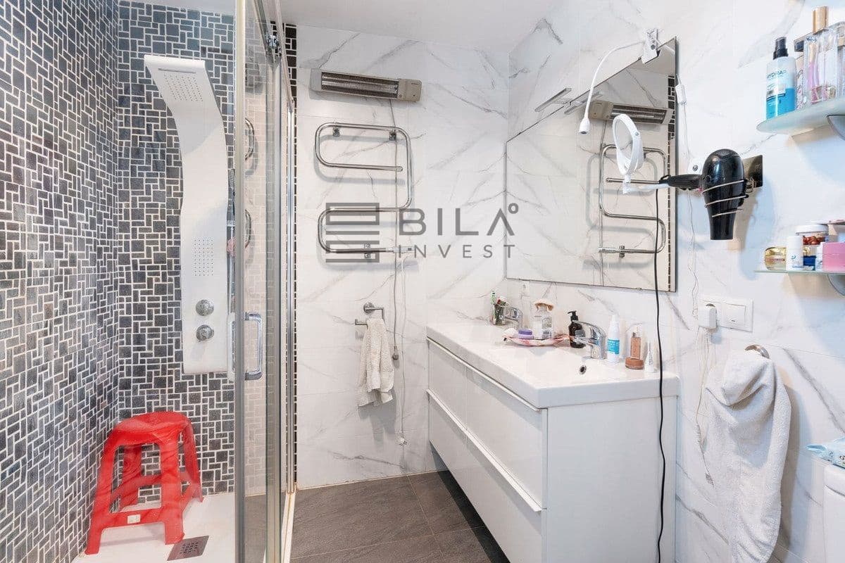 4 bedroom Villa for sale in Calahonda with pool - € 850,000 (Ref: 9743004)