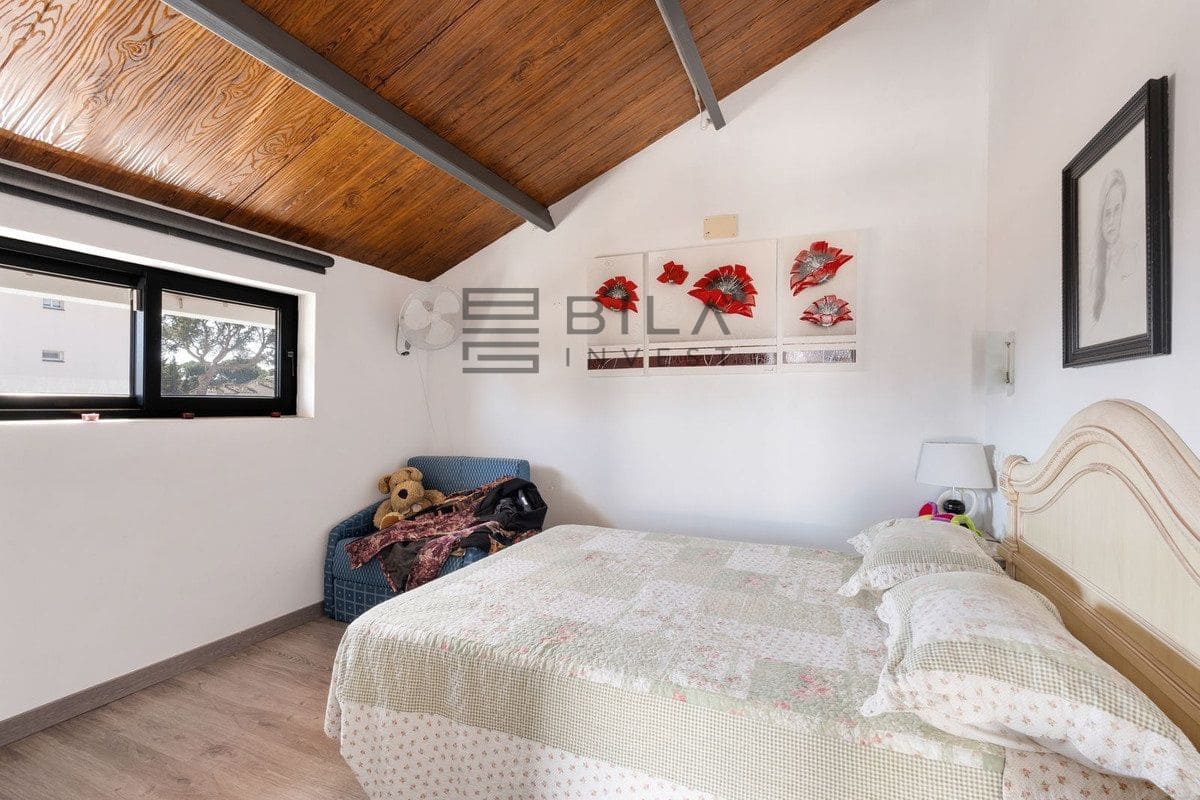 4 bedroom Villa for sale in Calahonda with pool - € 850,000 (Ref: 9743004)