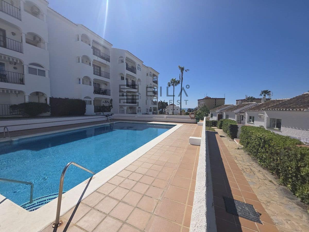 2 bedroom Flat for sale in La Cala de Mijas with pool - € 275,000 (Ref: 9751493)