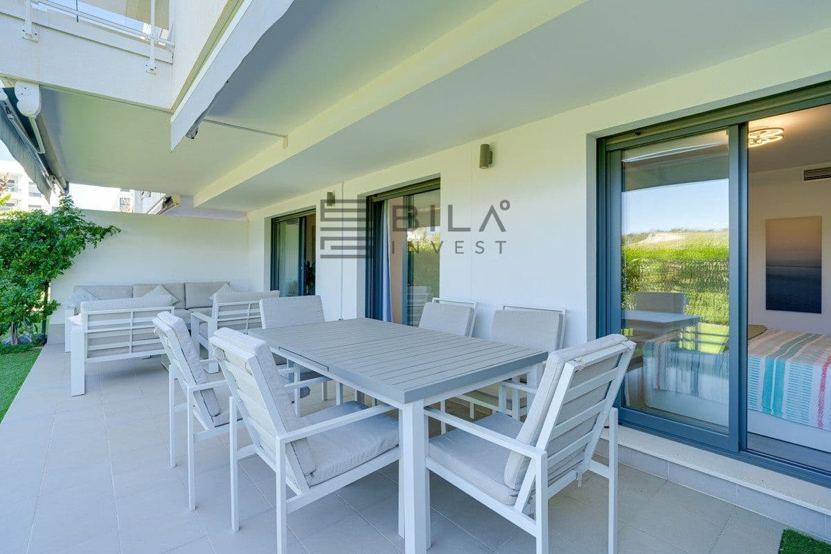2 bedroom Flat for sale in La Cala de Mijas with pool garage - € 350,000 (Ref: 9751496)