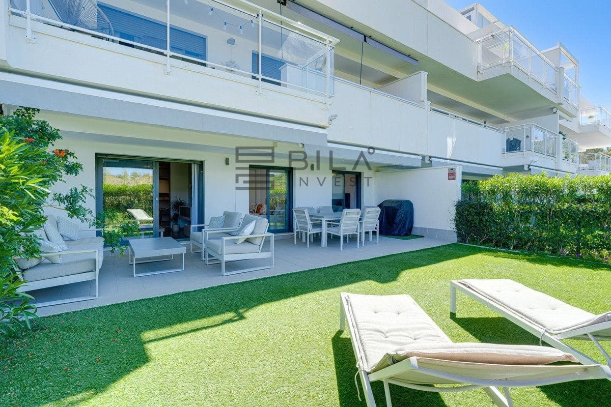 2 bedroom Flat for sale in La Cala de Mijas with pool garage - € 350,000 (Ref: 9751496)