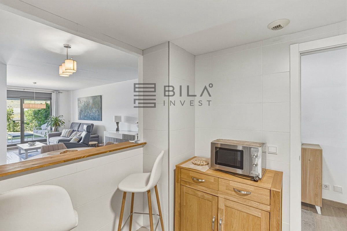 2 bedroom Flat for sale in La Cala de Mijas with pool garage - € 350,000 (Ref: 9751496)