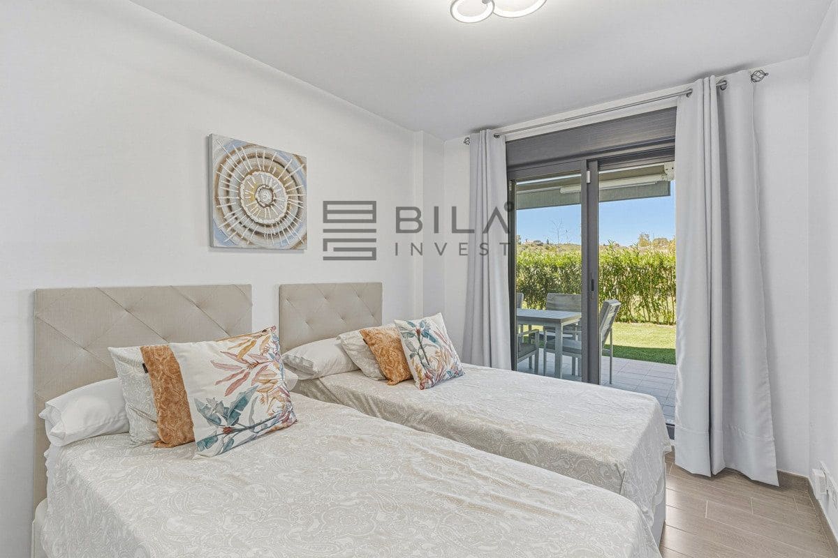 2 bedroom Flat for sale in La Cala de Mijas with pool garage - € 350,000 (Ref: 9751496)