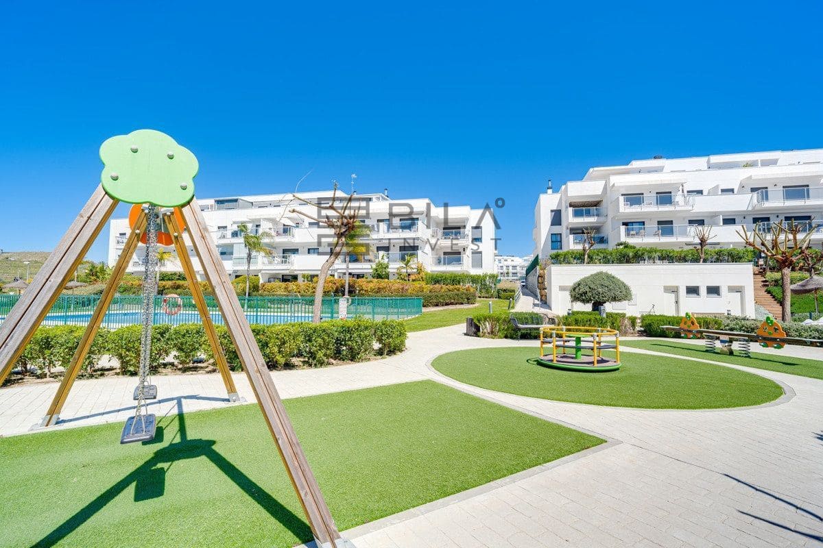 2 bedroom Flat for sale in La Cala de Mijas with pool garage - € 350,000 (Ref: 9751496)