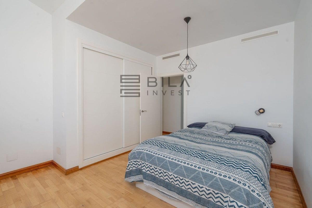 3 makuuhuone Huvila myytävänä paikassa El Faro mukana uima-altaan 
autotalli - 995 000 € (Ref: 9751498)