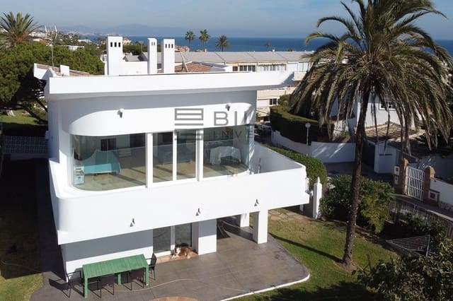 3 makuuhuone Huvila myytävänä paikassa El Faro, Mijas mukana uima-altaan 
autotalli - 995 000 € (Ref: 9751498)