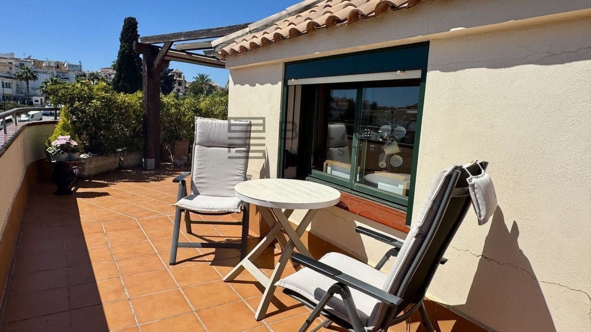 2 soverom Penthouse til salgs i Fuengirola med svømmebasseng - € 370 000 (Ref: 9751499)