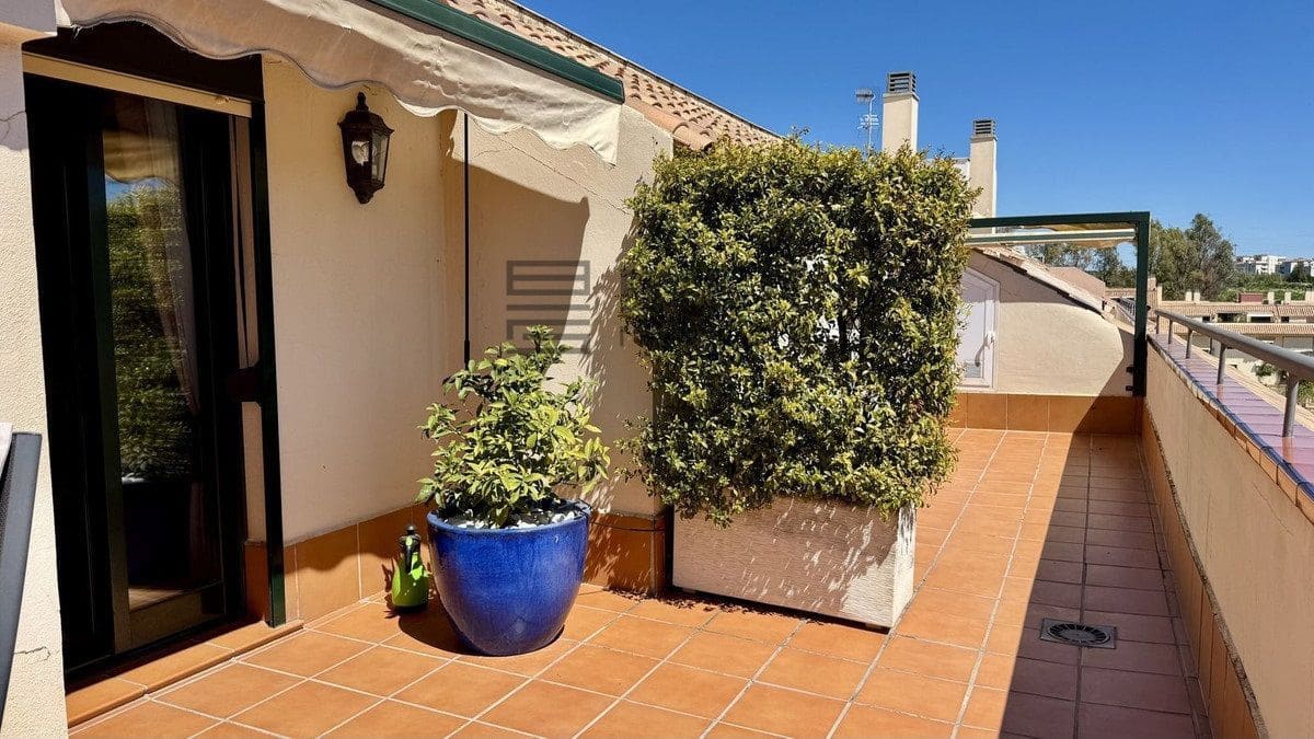 2 soverom Penthouse til salgs i Fuengirola med svømmebasseng - € 370 000 (Ref: 9751499)