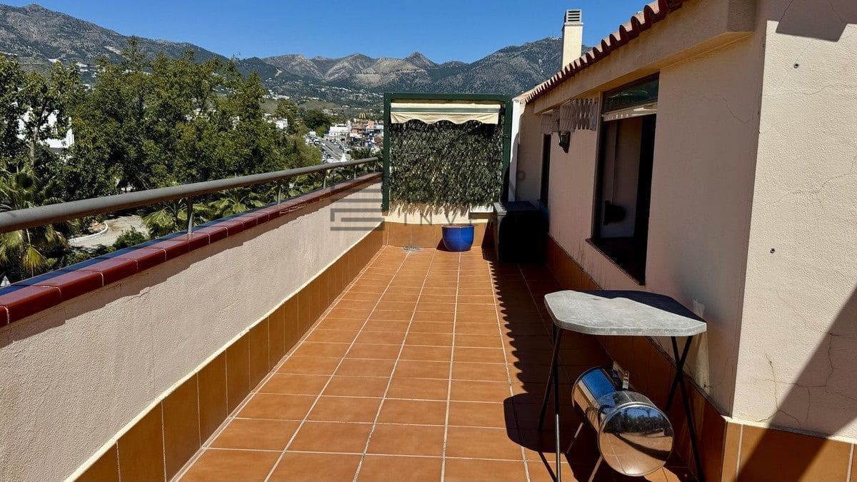 2 soverom Penthouse til salgs i Fuengirola med svømmebasseng - € 370 000 (Ref: 9751499)