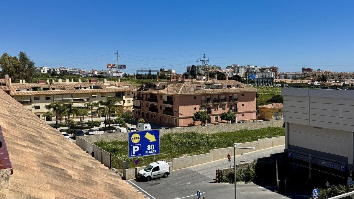 2 soverom Penthouse til salgs i Fuengirola med svømmebasseng - € 370 000 (Ref: 9751499)
