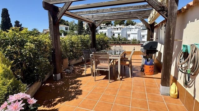 2 soverom Penthouse til salgs i Centro ciudad, Fuengirola med svømmebasseng - € 370 000 (Ref: 9751499)