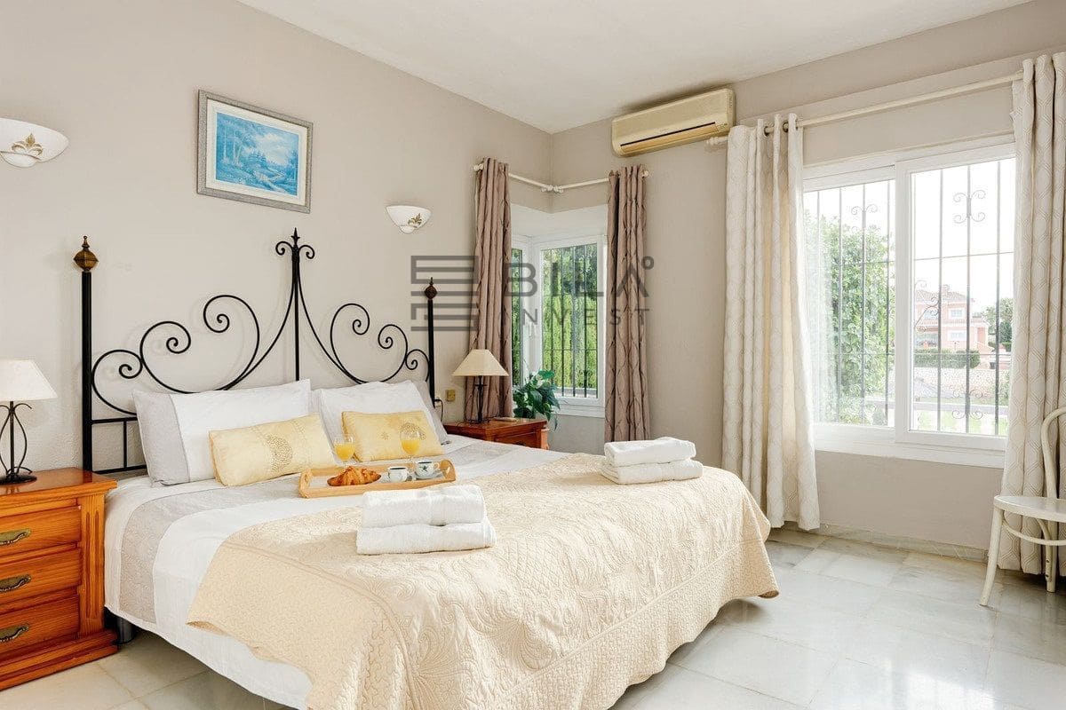 4 sypialnia Willa na sprzedaż w Mijas Golf z basenem garażem - 1 300 000 € (Ref: 9762325)