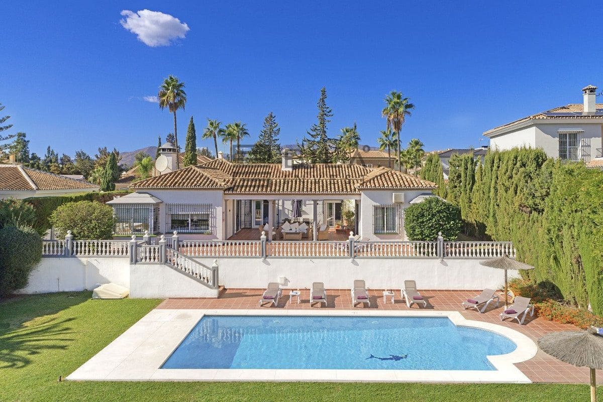 4 sypialnia Willa na sprzedaż w Mijas Golf z basenem garażem - 1 300 000 € (Ref: 9762325)