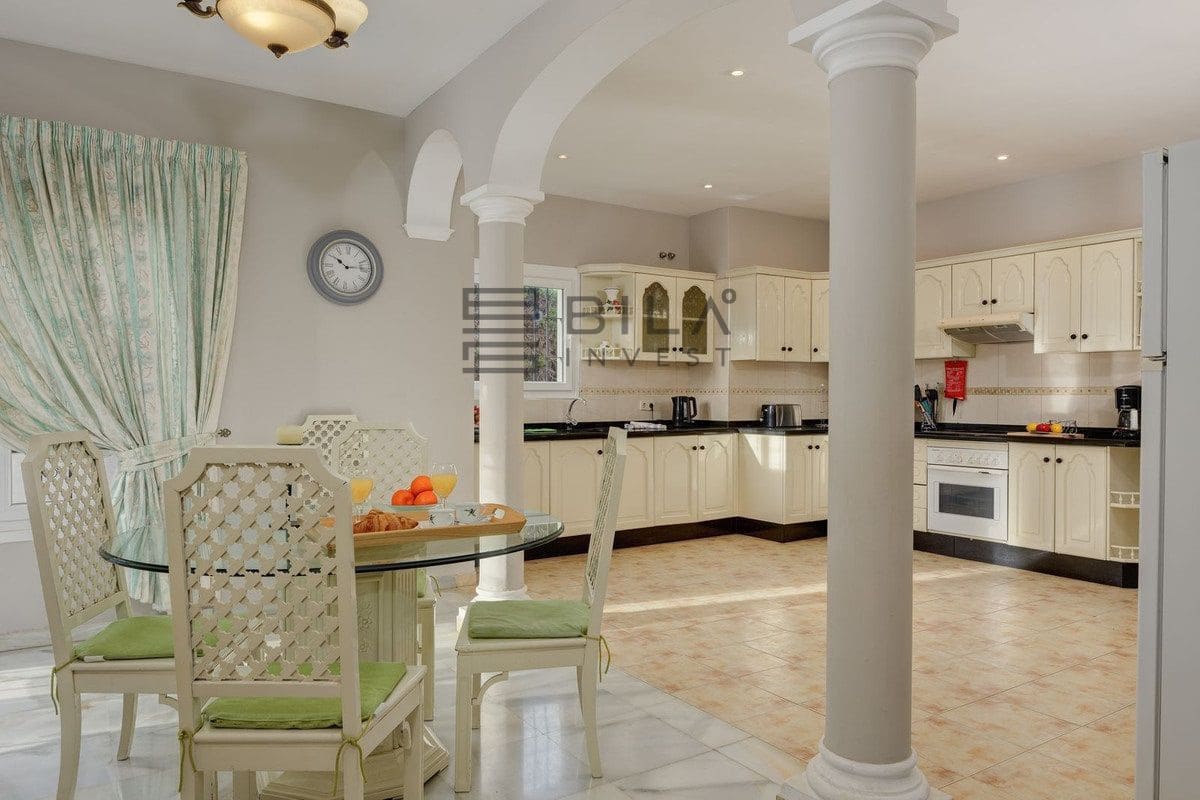 4 sypialnia Willa na sprzedaż w Mijas Golf z basenem garażem - 1 300 000 € (Ref: 9762325)