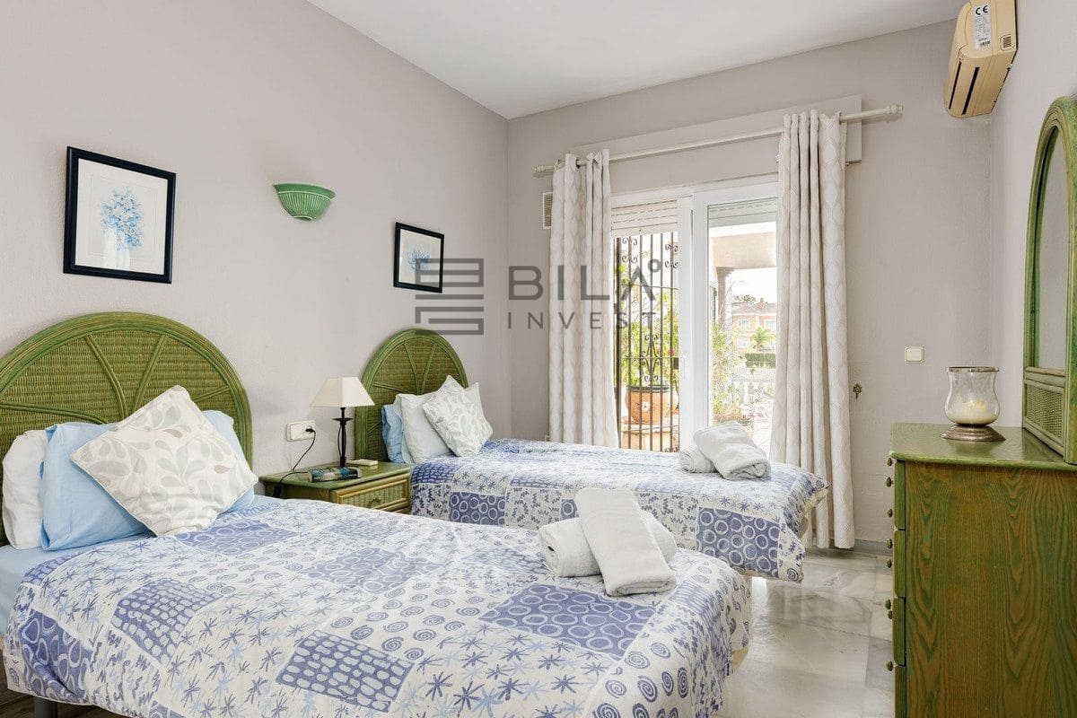 4 sypialnia Willa na sprzedaż w Mijas Golf z basenem garażem - 1 300 000 € (Ref: 9762325)