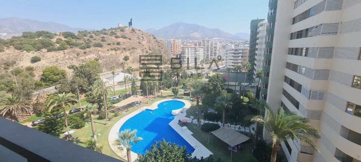 1 makuuhuone Kattohuoneisto myytävänä paikassa Fuengirola mukana uima-altaan - 335 000 € (Ref: 9762327)