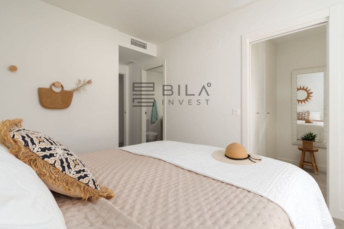 3 slaapkamer Penthouse te koop in Benalmadena Costa met zwembad - € 795.000 (Ref: 9772567)