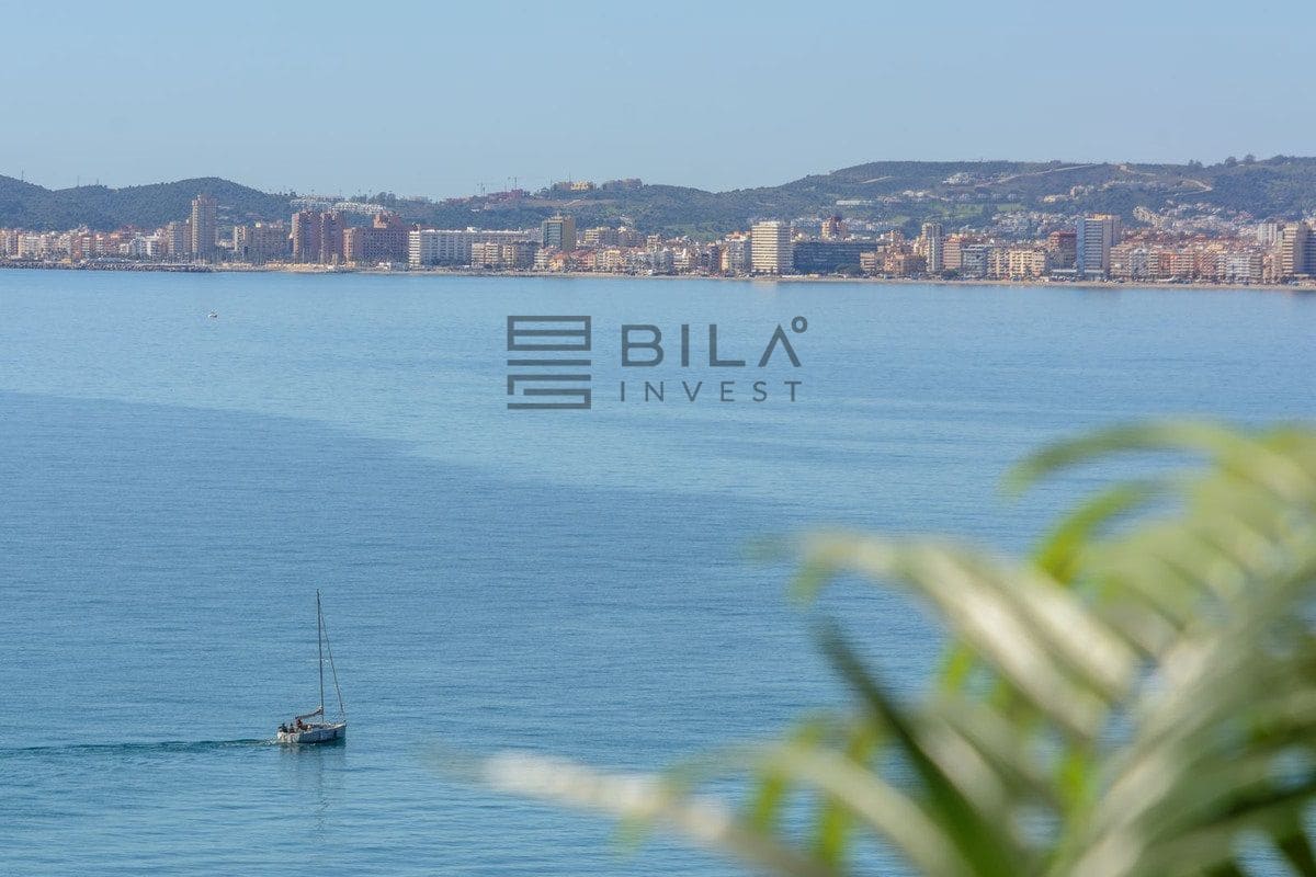 3 slaapkamer Penthouse te koop in Benalmadena Costa met zwembad - € 795.000 (Ref: 9772567)