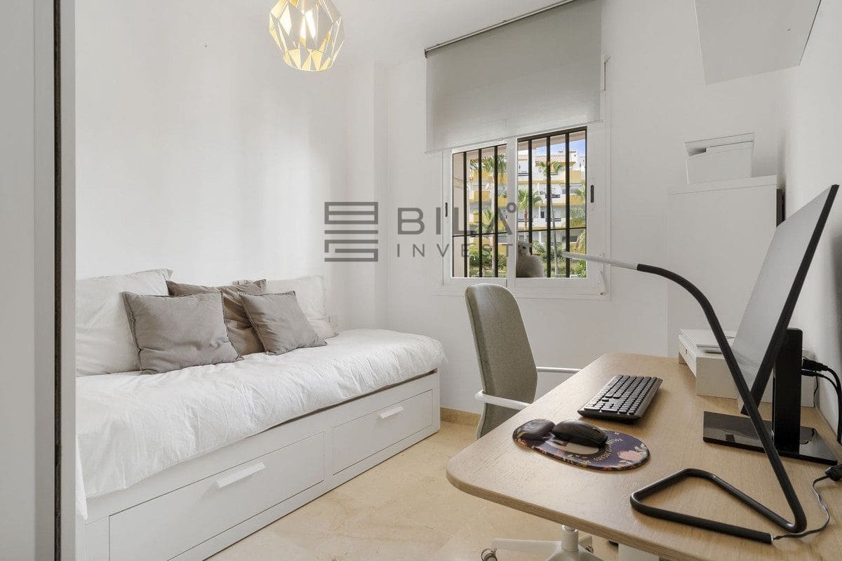 2 soveværelse Lejlighed til salg i La Cala de Mijas med swimmingpool garage - € 295.000 (Ref: 9772568)