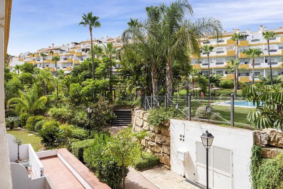 2 soveværelse Lejlighed til salg i La Cala de Mijas med swimmingpool garage - € 295.000 (Ref: 9772568)