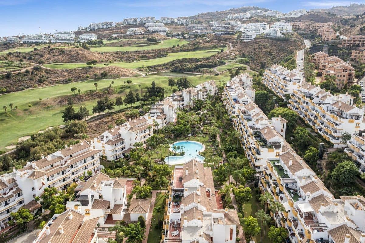 2 soveværelse Lejlighed til salg i La Cala de Mijas med swimmingpool garage - € 295.000 (Ref: 9772568)
