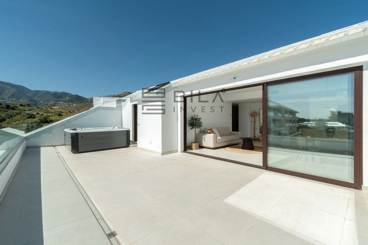 2 sypialnia Penthouse na sprzedaż w Fuengirola z basenem - 695 000 € (Ref: 9772569)