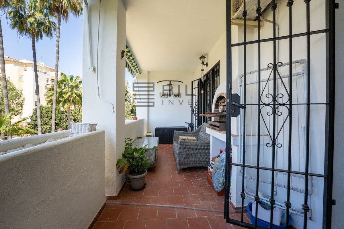 Piso de 2 habitaciones en Riviera del Sol en venta con piscina - 299.000 € (Ref: 9772573)