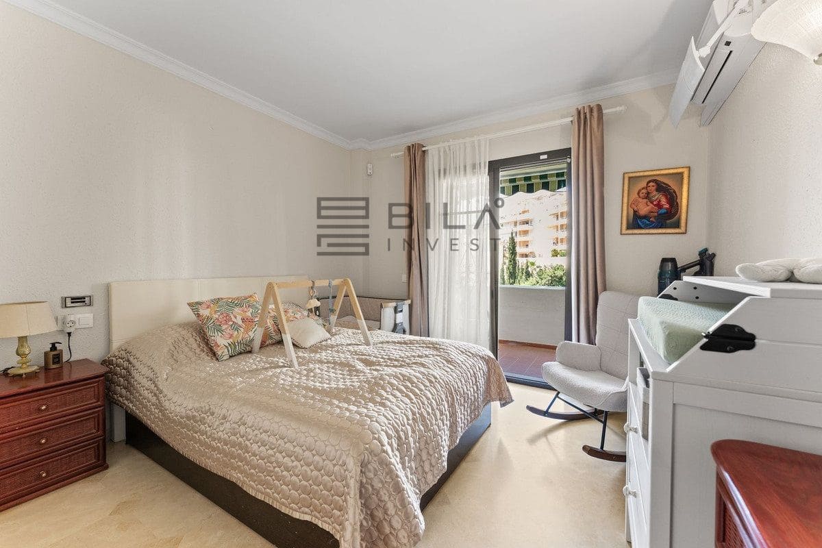 Piso de 2 habitaciones en Riviera del Sol en venta con piscina - 299.000 € (Ref: 9772573)