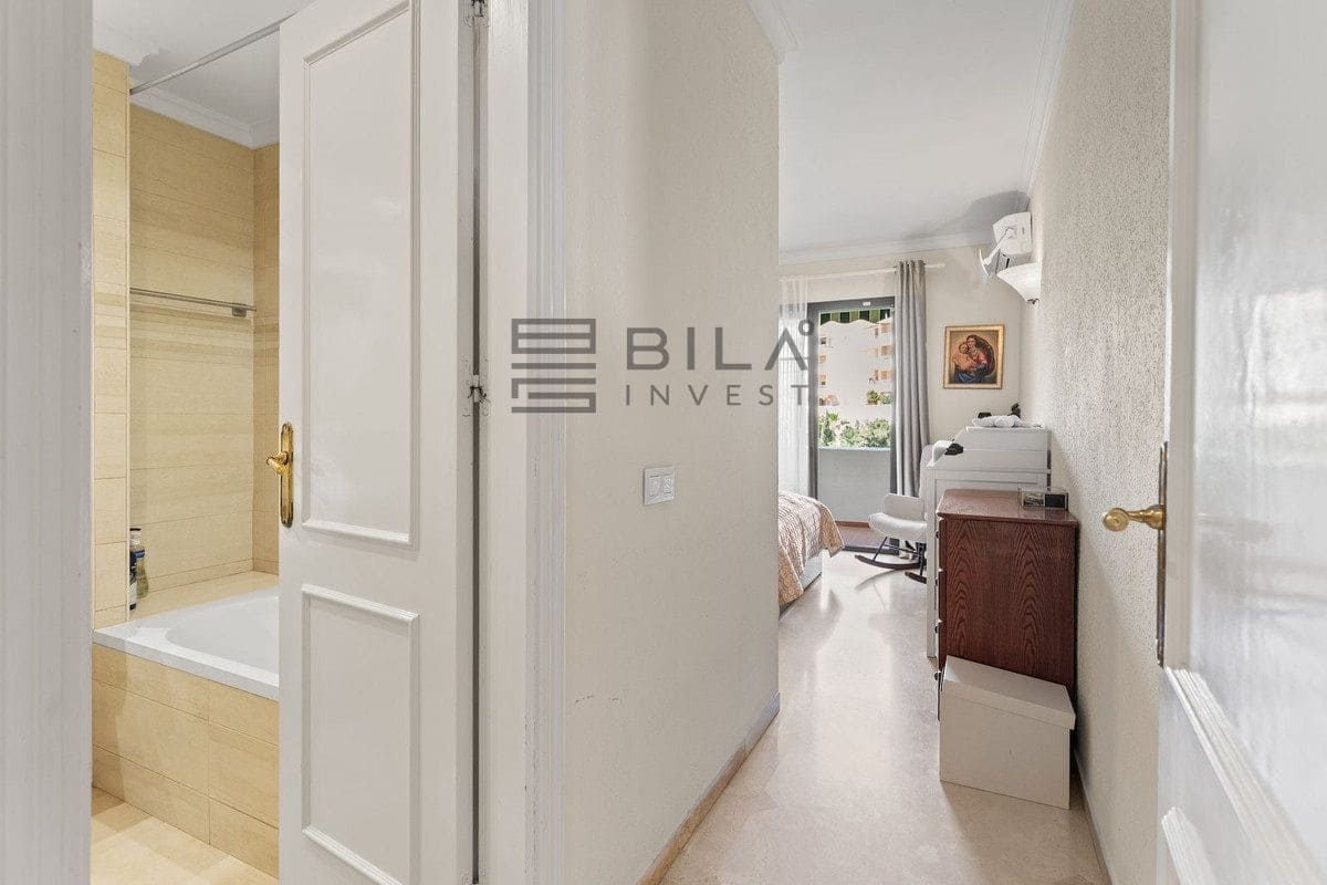 Piso de 2 habitaciones en Riviera del Sol en venta con piscina - 299.000 € (Ref: 9772573)