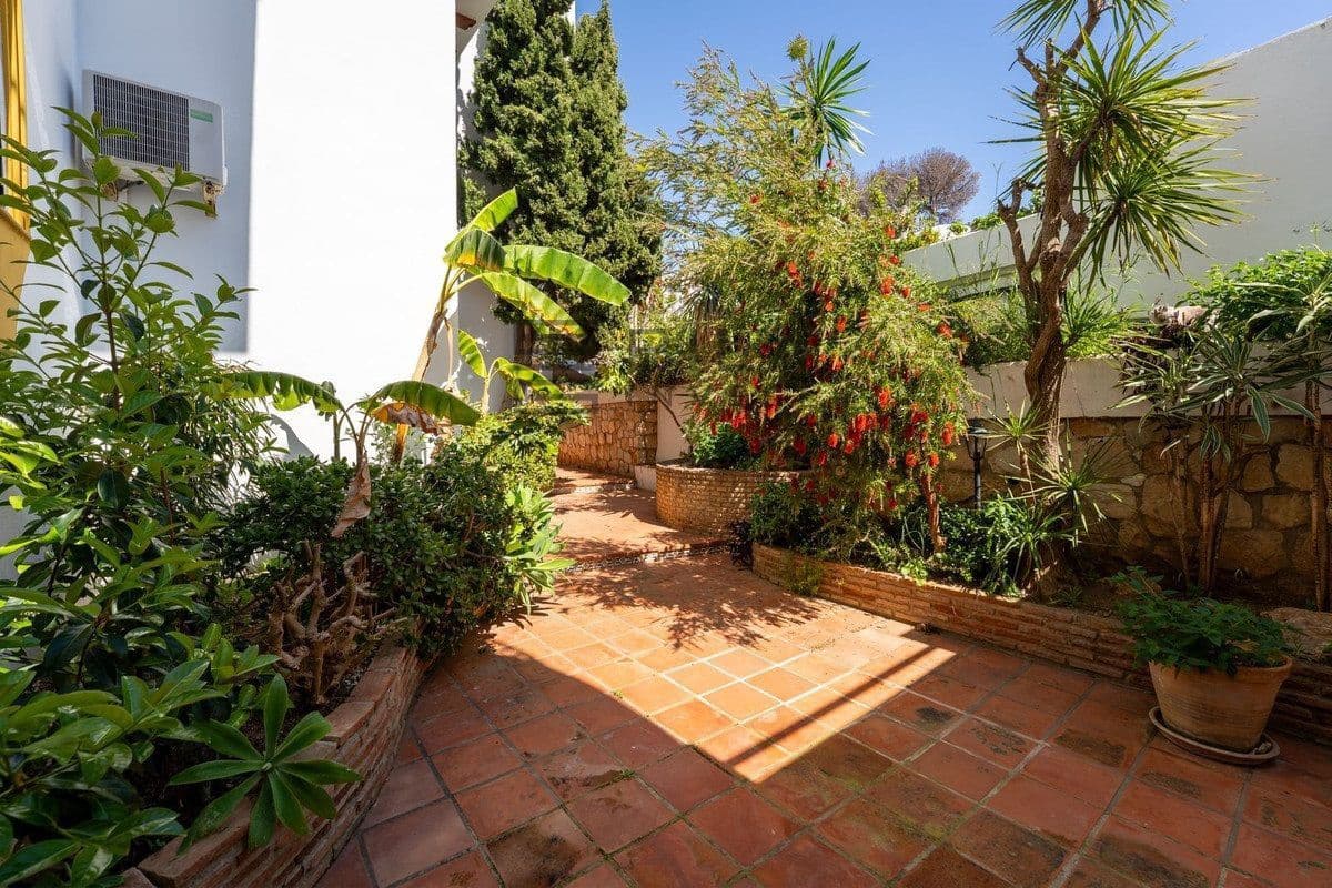 Piso de 2 habitaciones en Riviera del Sol en venta con piscina - 299.000 € (Ref: 9772573)