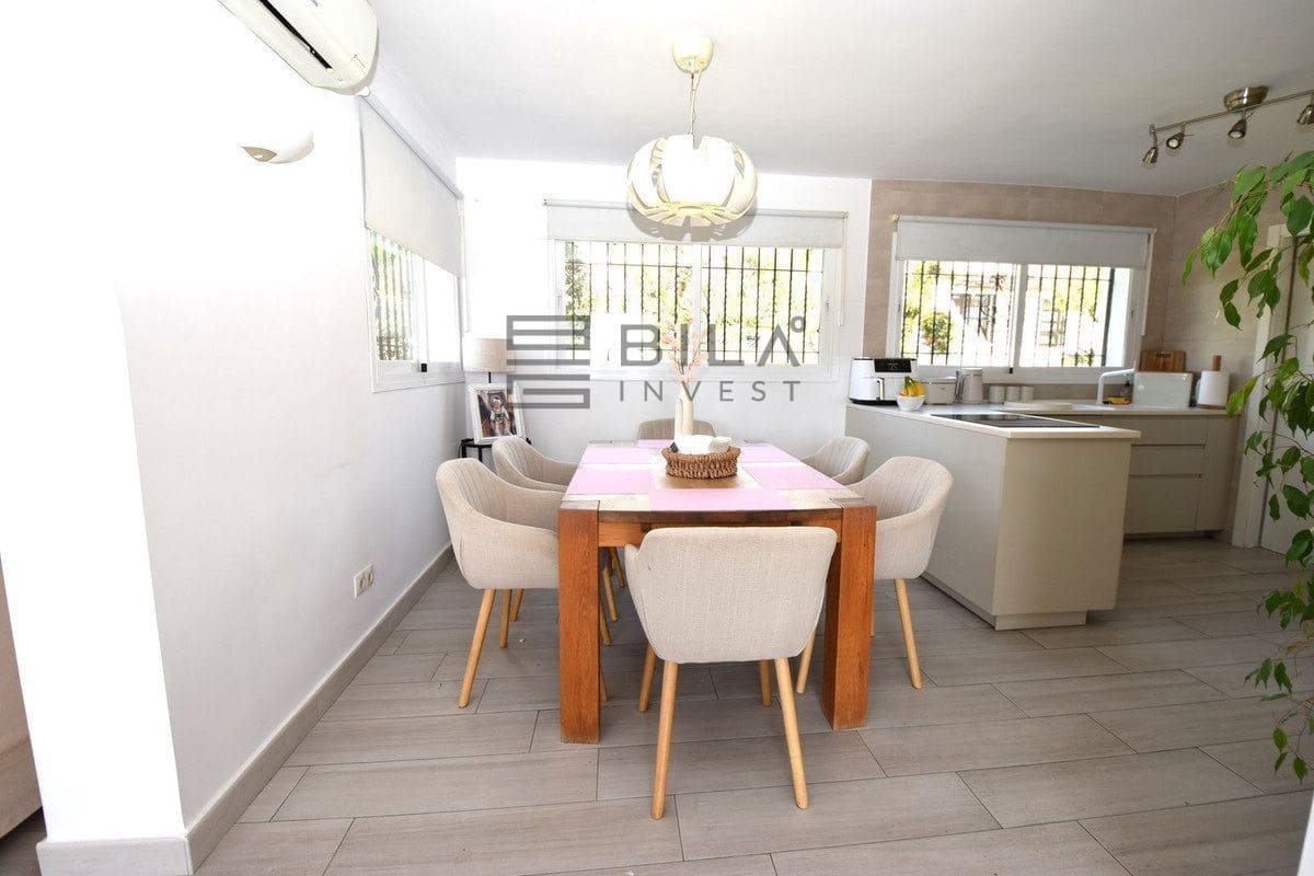 Chalet de 3 habitaciones en La Cala de Mijas en venta con piscina - 795.000 € (Ref: 9772575)