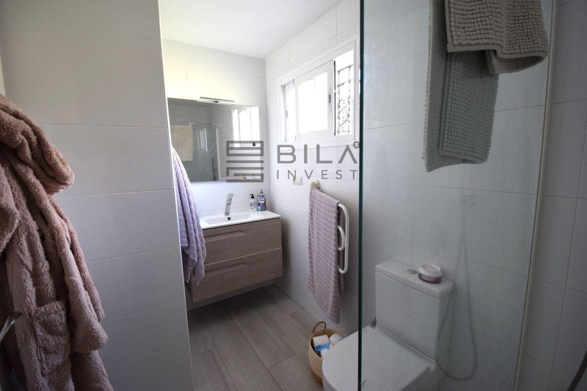 Chalet de 3 habitaciones en La Cala de Mijas en venta con piscina - 795.000 € (Ref: 9772575)