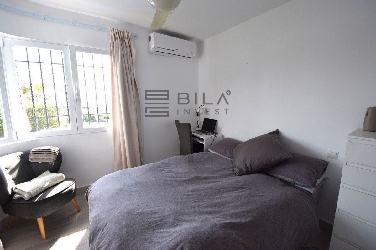 Chalet de 3 habitaciones en La Cala de Mijas en venta con piscina - 795.000 € (Ref: 9772575)