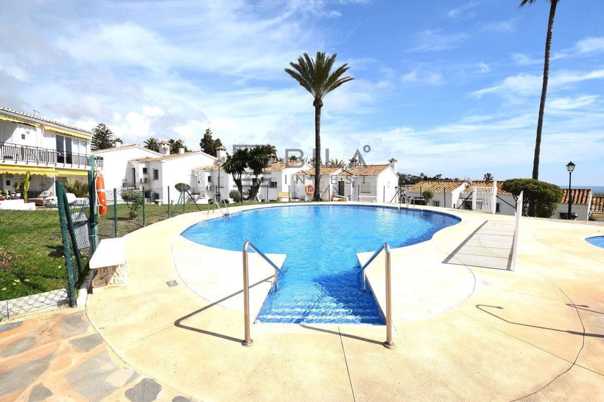Chalet de 3 habitaciones en La Cala de Mijas en venta con piscina - 795.000 € (Ref: 9772575)