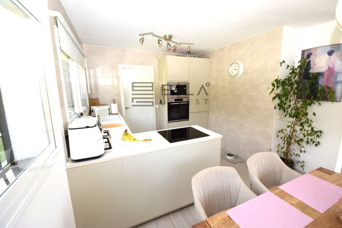 Chalet de 3 habitaciones en La Cala de Mijas en venta con piscina - 795.000 € (Ref: 9772575)