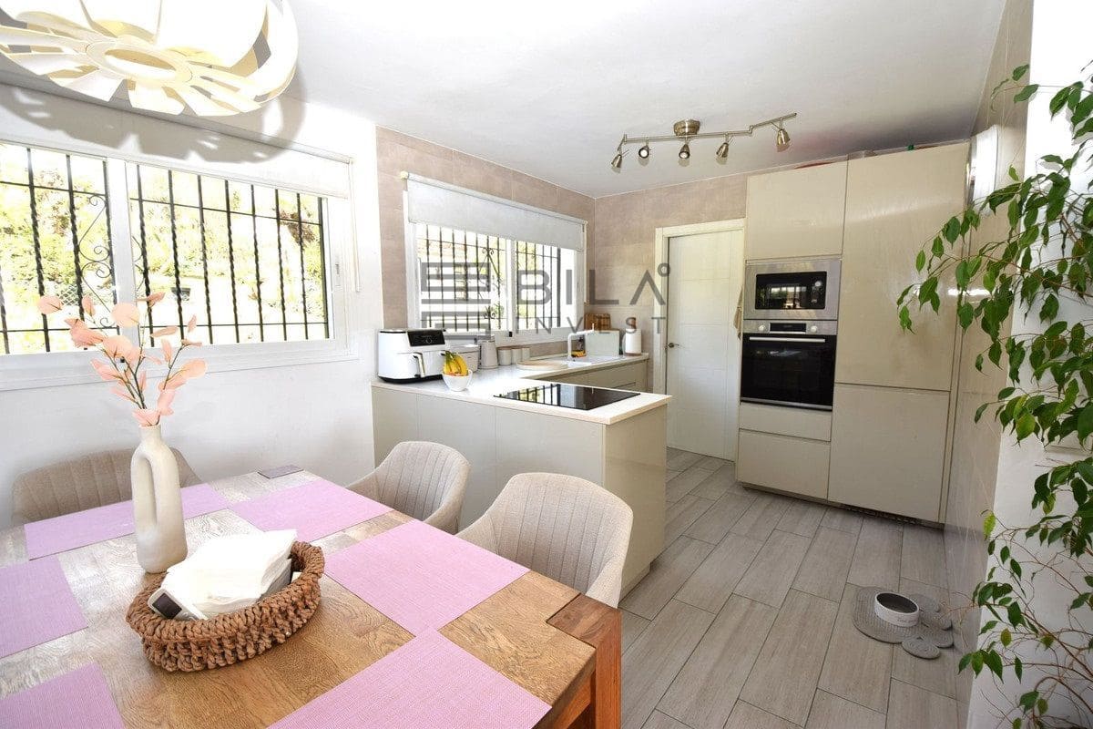 Chalet de 3 habitaciones en La Cala de Mijas en venta con piscina - 795.000 € (Ref: 9772575)