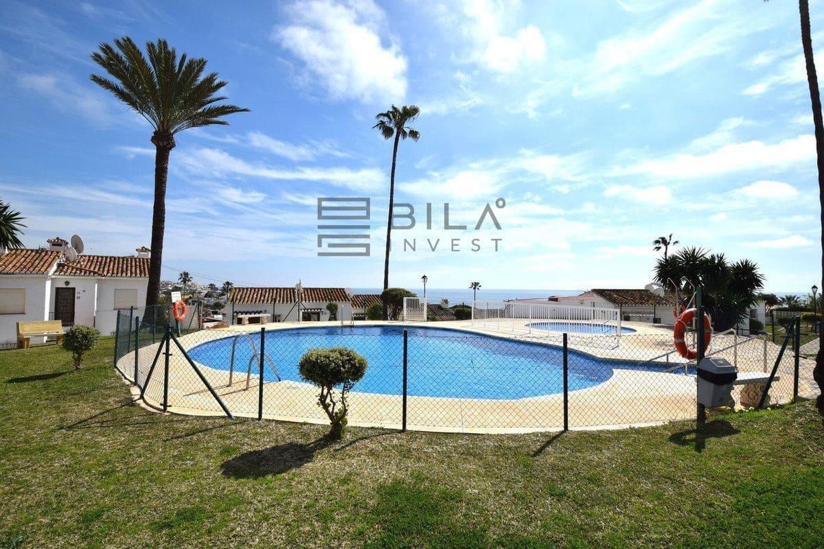 Chalet de 3 habitaciones en La Cala de Mijas en venta con piscina - 795.000 € (Ref: 9772575)