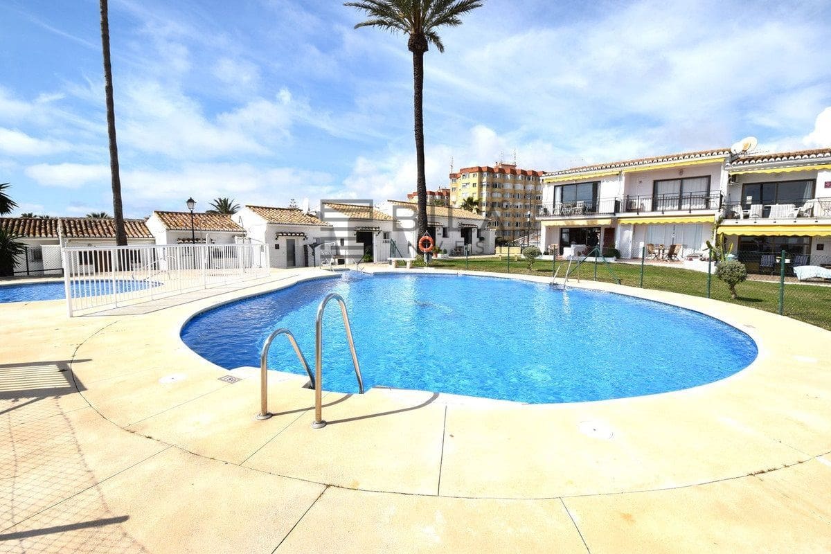 Chalet de 3 habitaciones en La Cala de Mijas en venta con piscina - 795.000 € (Ref: 9772575)