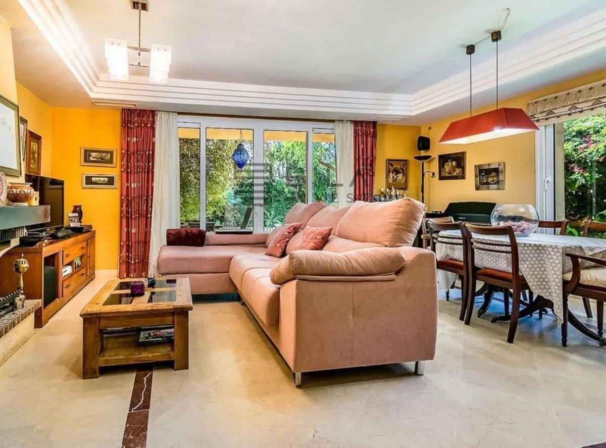 4 soverom Hus til salgs i Riviera del Sol med svømmebasseng - € 660 000 (Ref: 9780185)